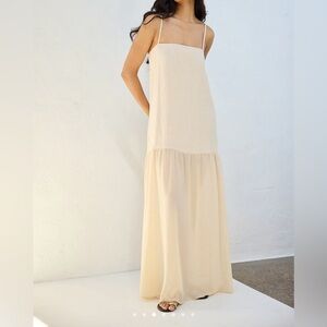 Elegant Cream Backless Maxi Dress